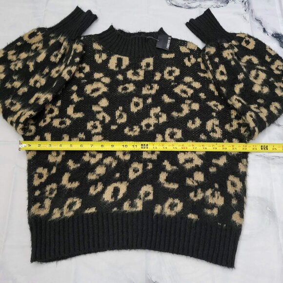 Forever21 Women's M Black Tan Leopard Print Fuzzy Oversize Sweater - Picture 3 of 8